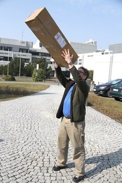 Abbildung 1: Mit einer Lochkamera lässt sich die partielle Bedeckung der Sonne sicher beobachten.