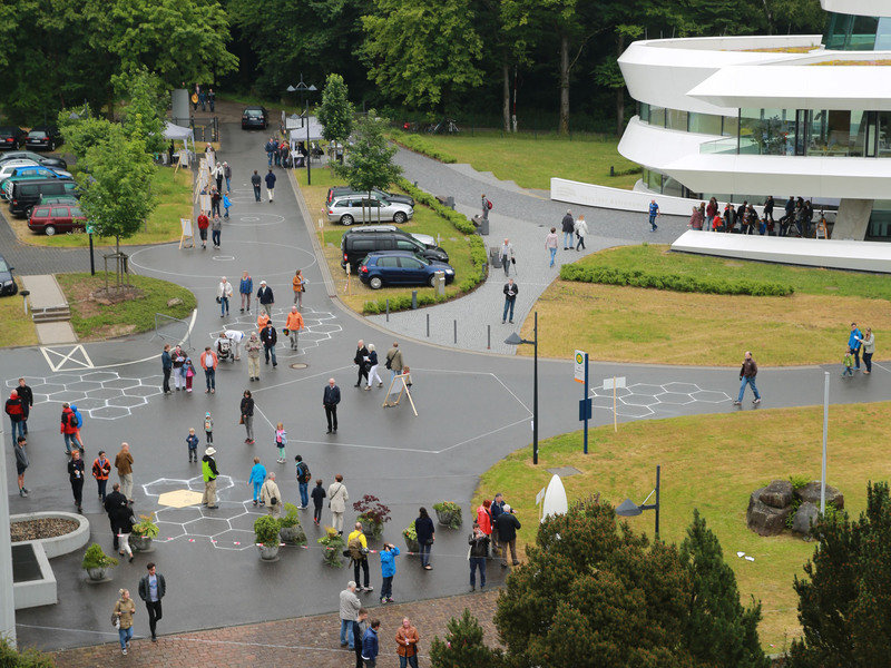 Besucher beim Tag der Offenen Tür auf dem MPIA-Campus am 21. Juni 2015