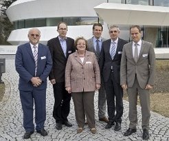 V.l.n.r.: W. Tschischka (Präsident HWK Mannheim Rhein-Neckar-Odenwald), M. Pössel (Leiter, HdA), M. Preisz (Kreishandwerksmeisterin), T. Menzer (Geschäftsführer Kreishandwerkschaft), U. Jonas (Amtsleiter Wirtschaftsförderung) und E. Würzner (OB, Heidelberg)