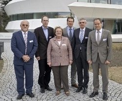 V.l.n.r.: W. Tschischka (Präsident HWK Mannheim Rhein-Neckar-Odenwald), M. Pössel (Leiter, HdA), M. Preisz (Kreishandwerksmeisterin), T. Menzer (Geschäftsführer Kreishandwerkschaft), U. Jonas (Amtsleiter Wirtschaftsförderung) und E. Würzner (OB, Heidelberg)
