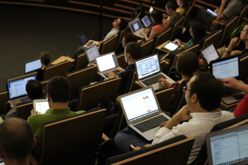 Scientific meeting .astronomy 4 at the HdA