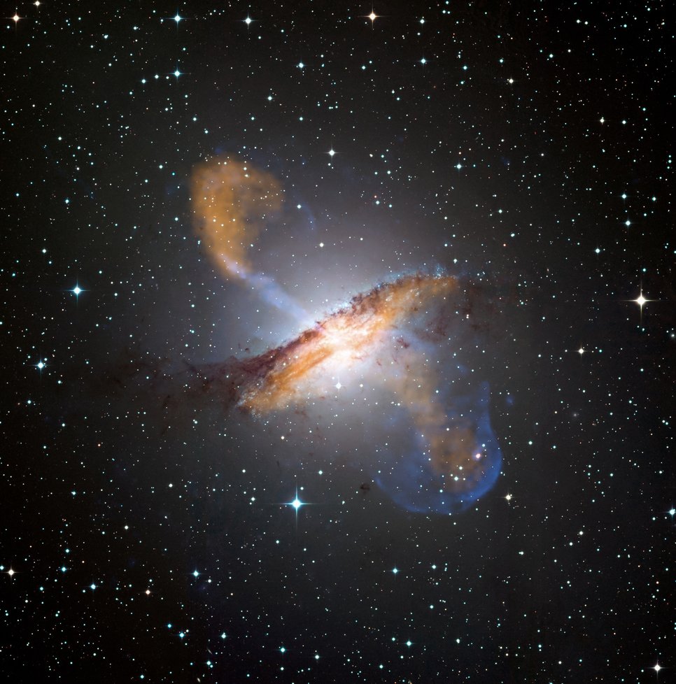 Angetrieben vom zentralen Schwarzen Loch: Aktive Galaxie Centaurus A