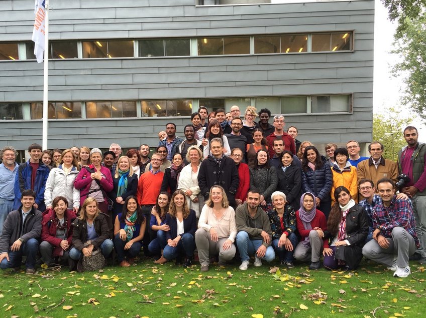 Gruppenfoto der Teilnehmer des Universe Awareness Workshops. Gruppenfoto der Teilnehmer des Universe Awareness Workshops.