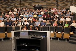 Ausverkaufter Hörsaal im Haus der Astronomie bei der Vorführung von "Der Marsianer".