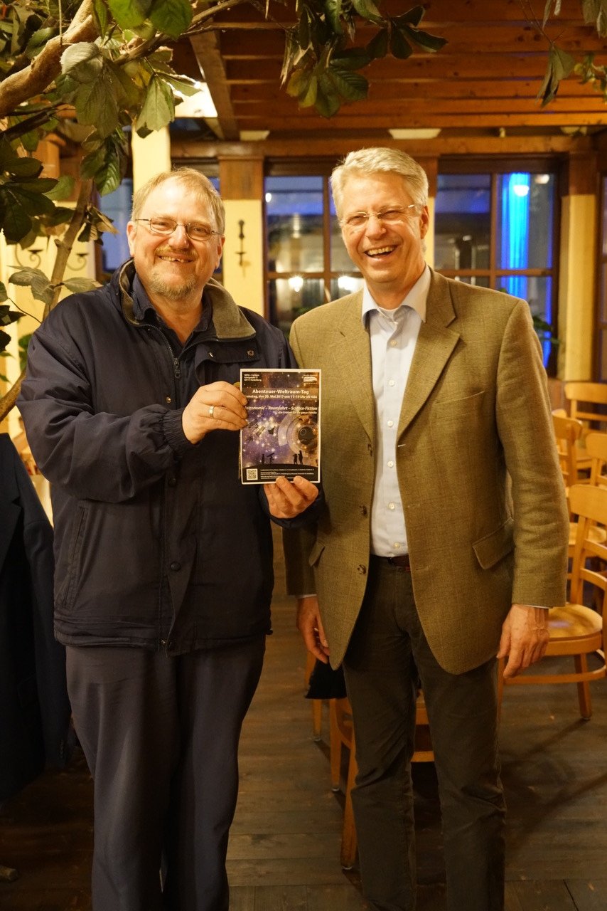 Unsere Referenten Andreas Tusche und Thomas Reiter freuen sich schon auf den Abenteuer-Weltraum-Tag