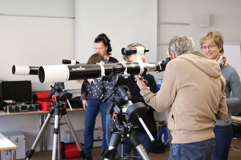 Trockenübungen mit den Teleskopen