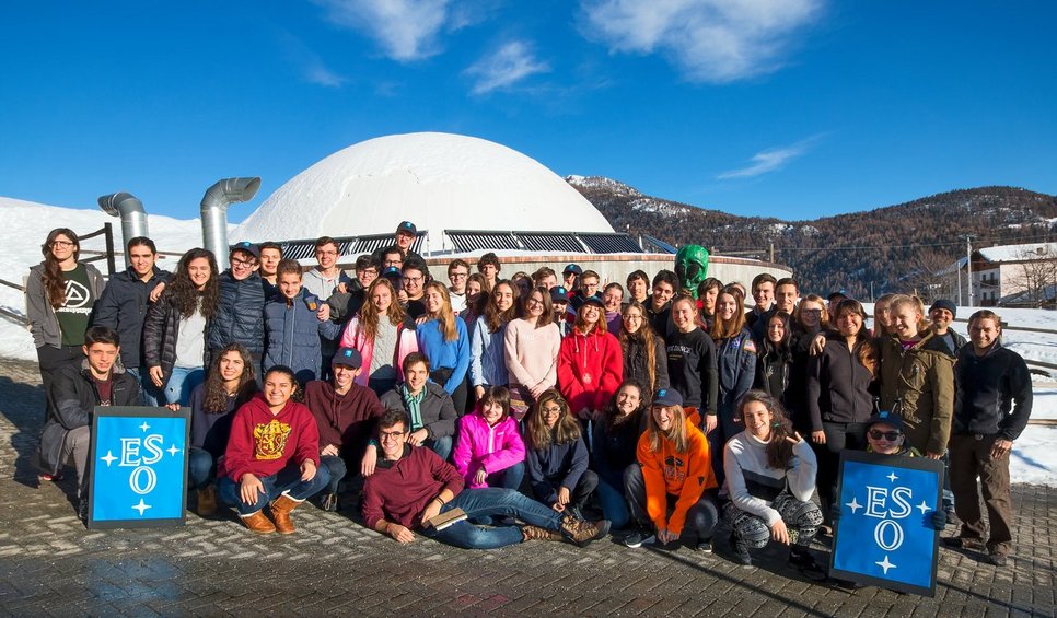 Die Teilnehmer des fünften Astronomie-Wintercamps der ESO 2017
