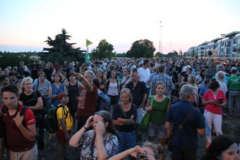 Volksfeststimmung zur Mondfinsternis auf der Pfaffengrunder Terrasse Volksfeststimmung zur Mondfinsternis auf der Pfaffengrunder Terrasse