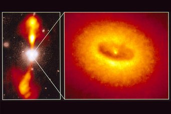 Die aktive Galaxie NGC 4261, aufgenommen mit dem Weltraumteleskop Hubble. Hinter der Energieaussendung aus dem Kern dieser Galaxie steckt ein Schwarzes Loch. Die aktive Galaxie NGC 4261, aufgenommen mit dem Weltraumteleskop Hubble. Hinter der Energieaussendung aus dem Kern dieser Galaxie steckt ein Schwarzes Loch.