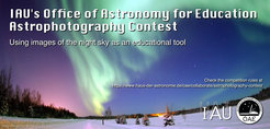 Banner zur Ankündigung des OAE-Astrofoto-Wettbewerbs. Im Hintergrund die Aufnahme eines Polarlichts über schneebedeckter Landschaft