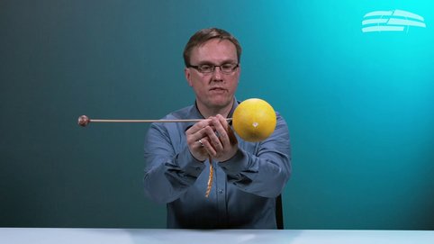 Kurze Einführung in die Grundlagen der Radialgeschwindigkeitsmethode - Exoplaneten nachweisen über Dopplerverschiebungen der Spektrallinien ihres Sterns. Mit Markus Nielbock; Technik: Markus Pössel.