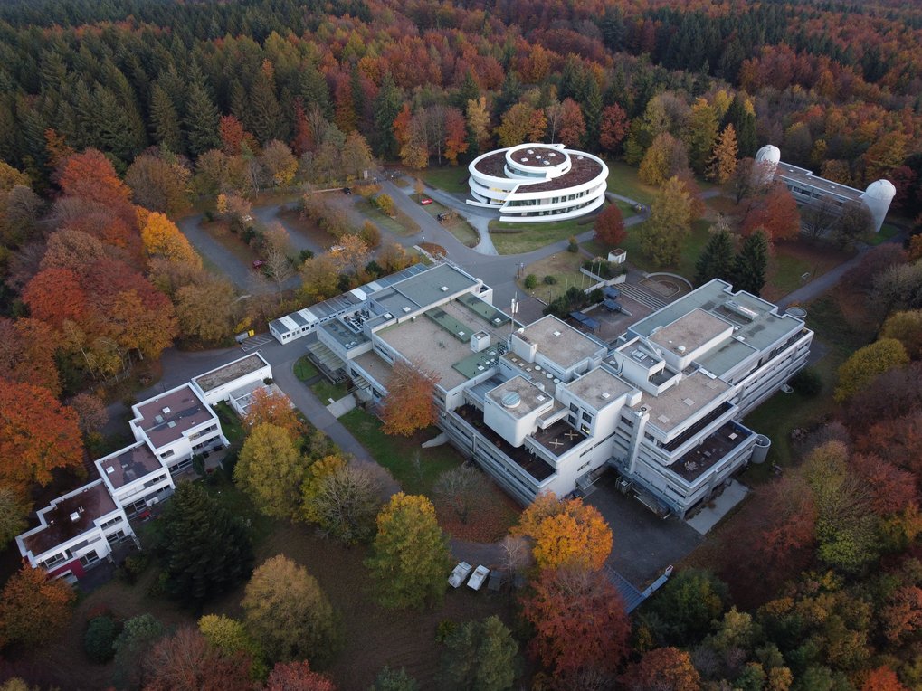 Luftaufnahme vom MPIA-Campus am 29. Oktober 2021.