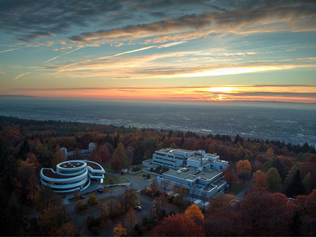 Sonnenuntergang über dem MPIA-Campus am 29. Oktober 2021.
