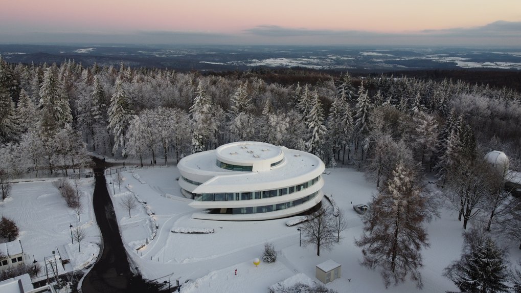 Luftaufnahme des Hauses der Astronomie am 10. Januar 2021.