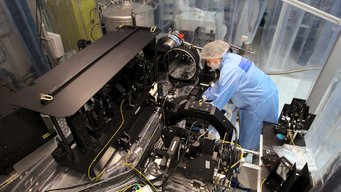 Die Kamera SPHERE wird für die ersten Beobachtungen vorbereitet. Die Kamera SPHERE wird für die ersten Beobachtungen vorbereitet.