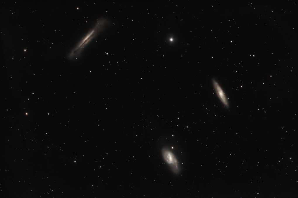 Teleskopaufnahme der drei Galaxien des Leo-Tripletts
