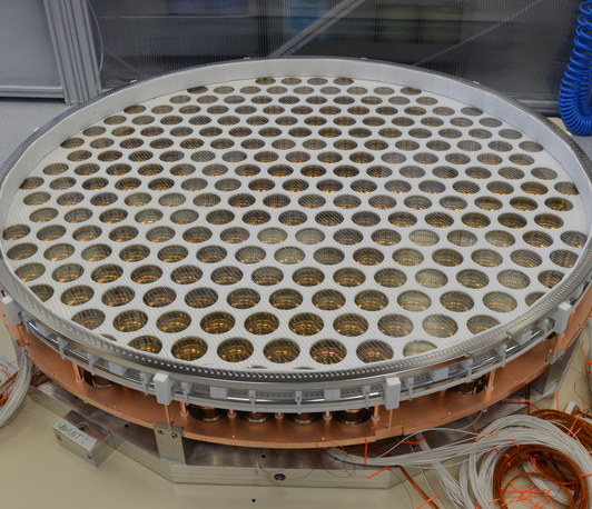 Faszination Astronomie: Schwer fassbar - Die Suche nach Dunkler Materie und Neutrinos im Untergrund